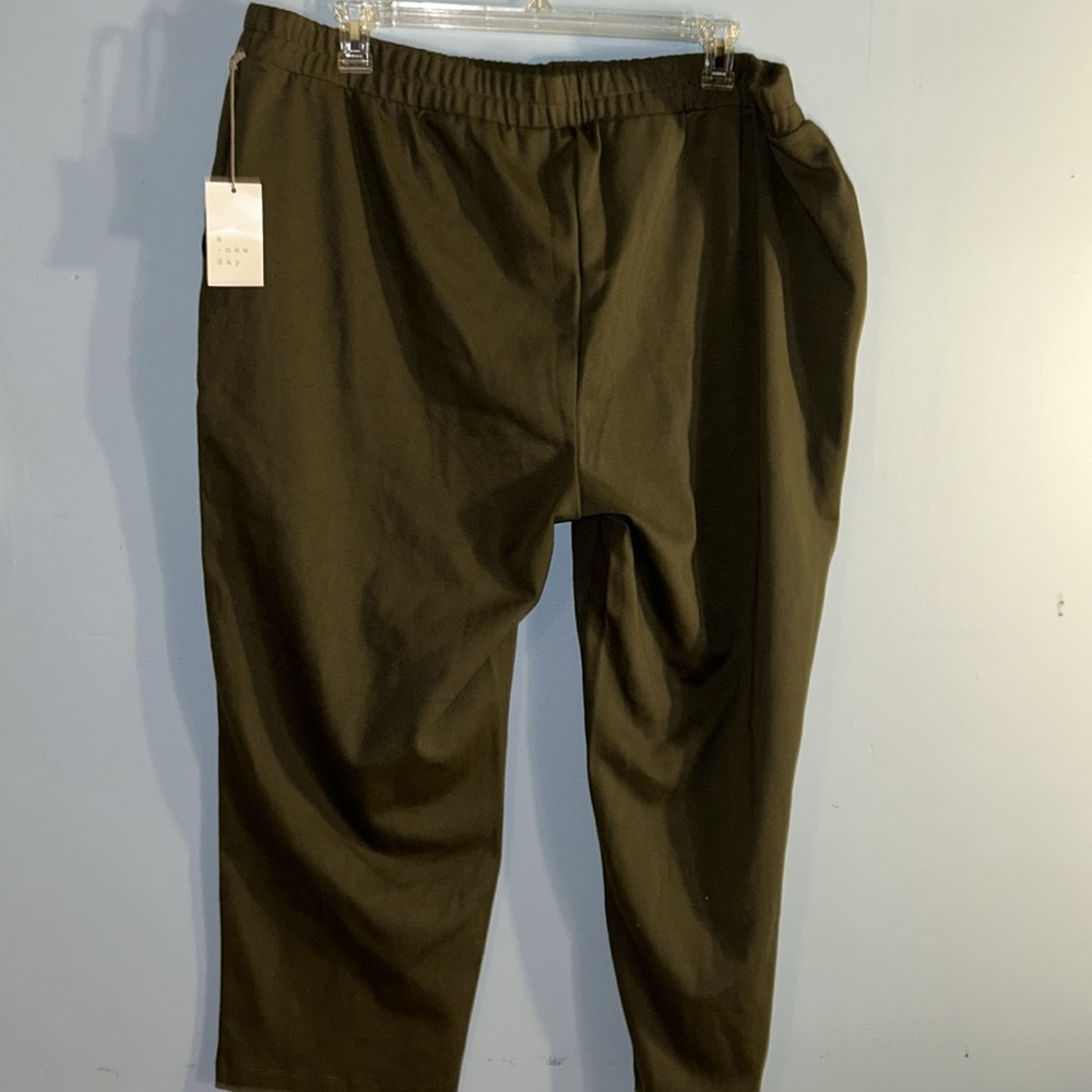 NWT a new day olive green jogger plus size 2x - Picture 3 of 9